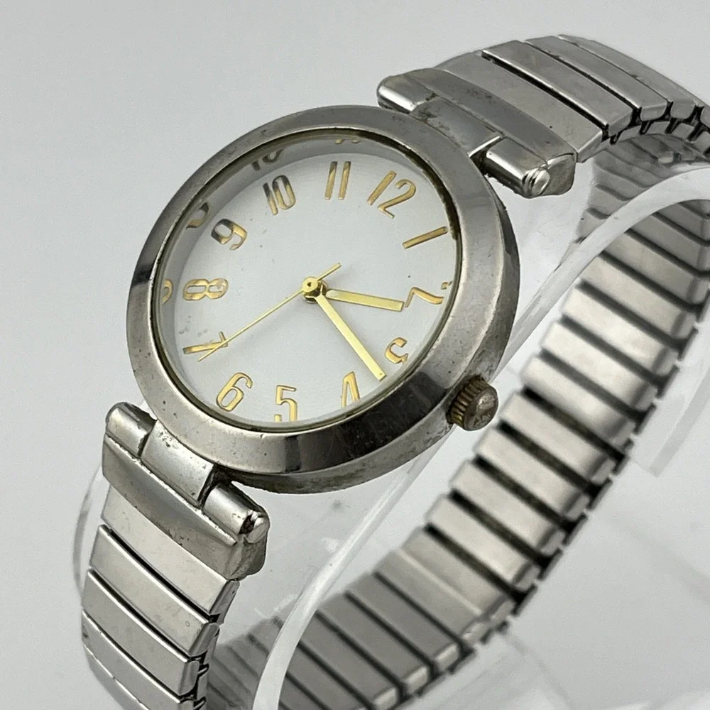 Time & Tru Watch Women 33mm Case Easy Read Dial Silver Stretch Band- New Battery